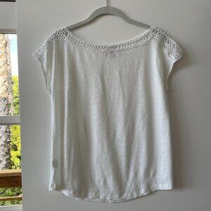 Ann Taylor Loft Cap Sleeve,‎ Boat Neck Linen Top, Crochet Neckline, White, Small